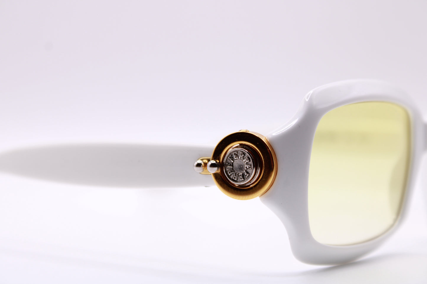 Ferre 389/S White Frame