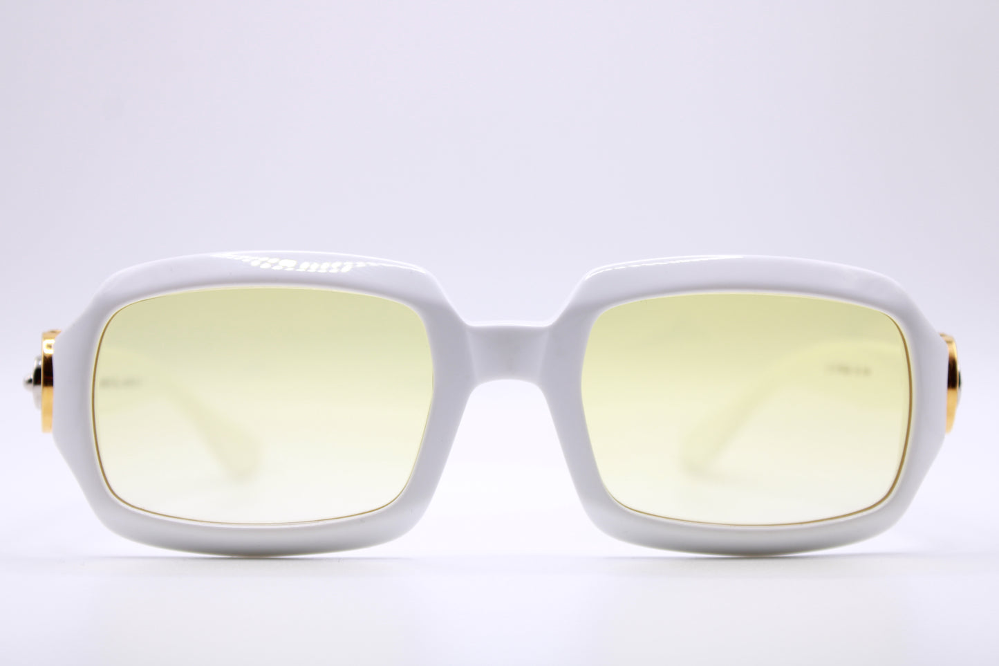 Ferre 389/S White Frame