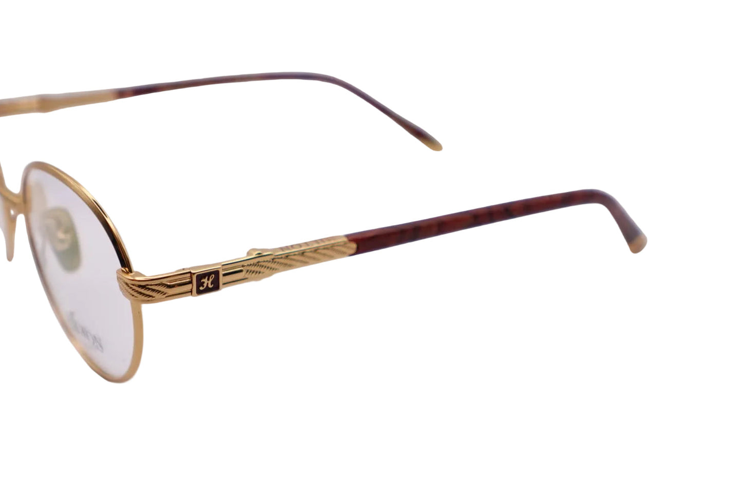 Hilton Exclusive 166