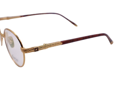 Hilton Exclusive 166