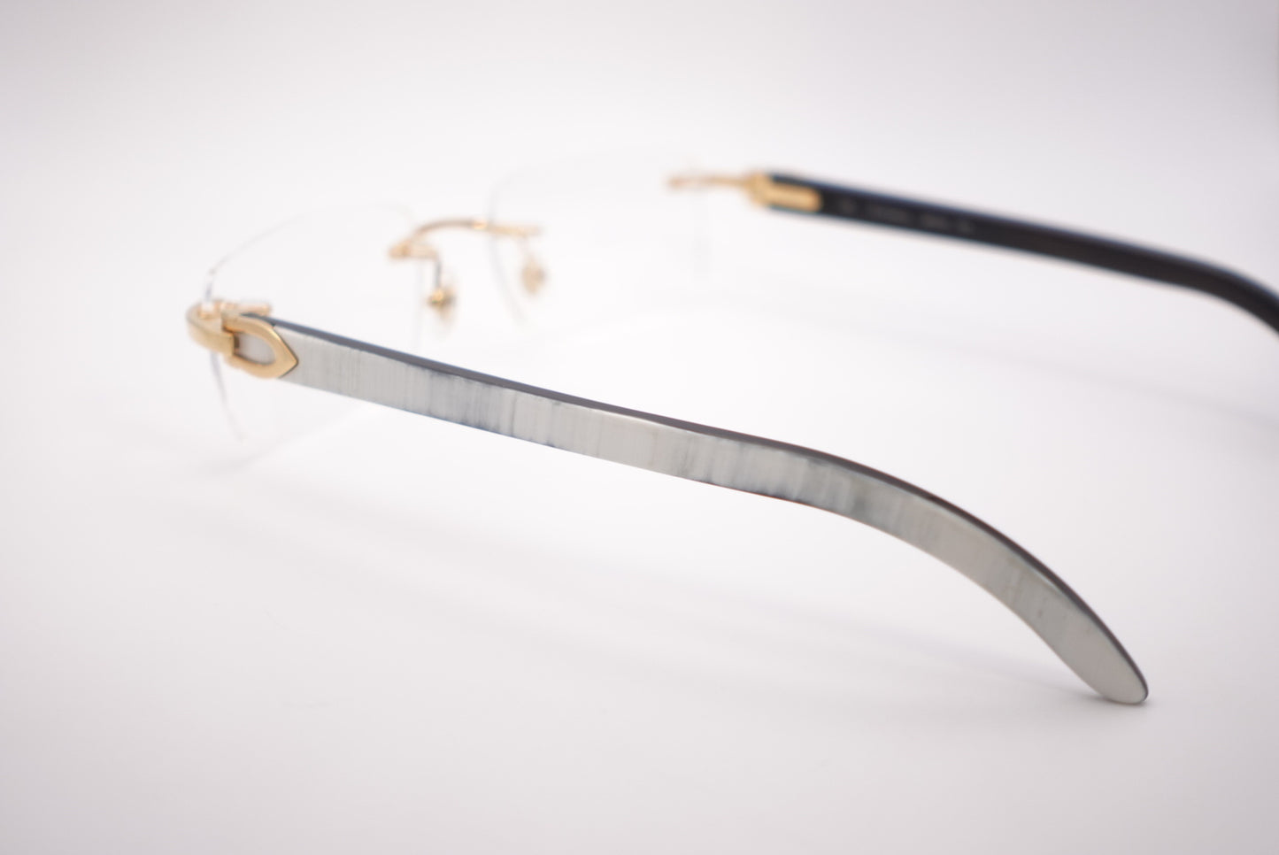 Cartier CT00460 White Buffs