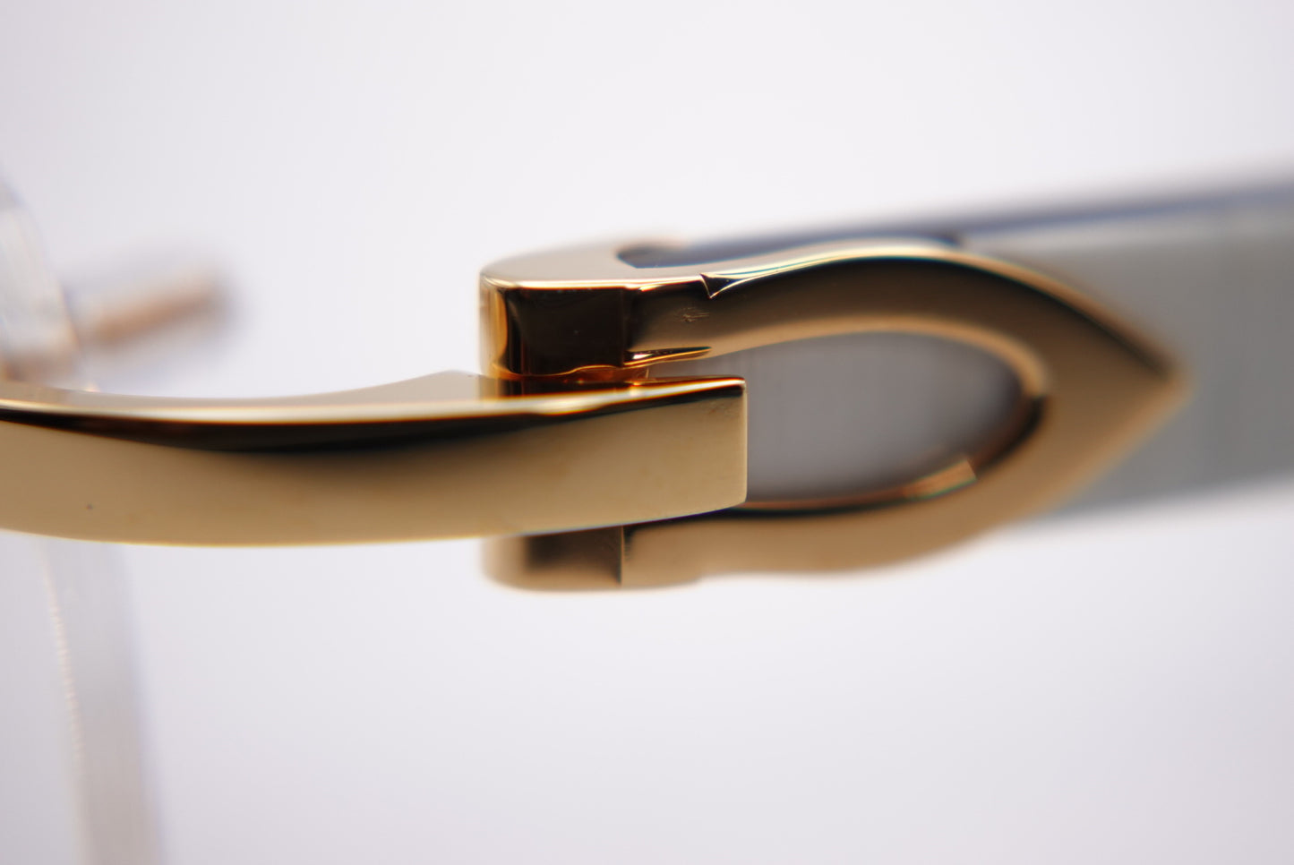 Cartier CT00460 White Buffs