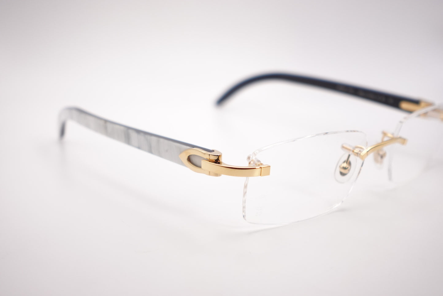 Cartier CT00460 White Buffs