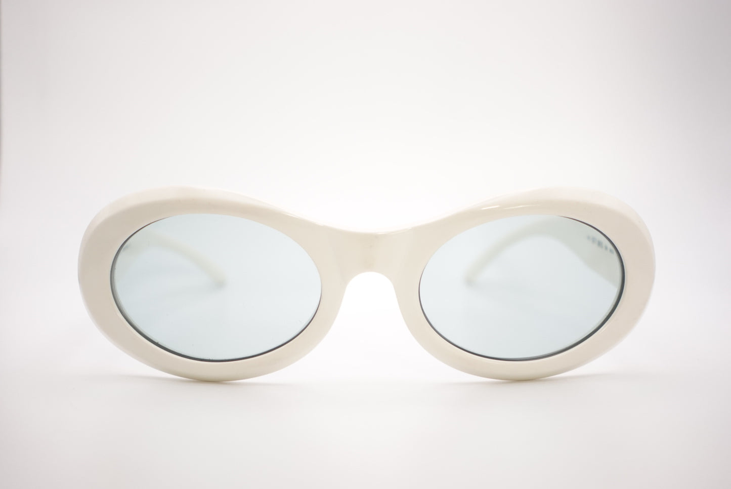 Ferre 387/S White Frame